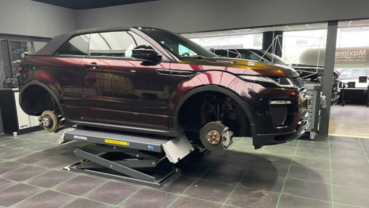 Maximes-car-cleaning-range-rover-kameleon-proces